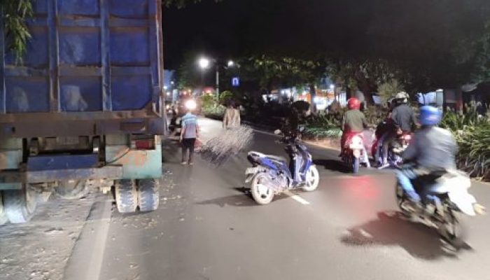 Pengendara Motor Tewas Tabrak Truk Parkir, Sopir Truk Kabur