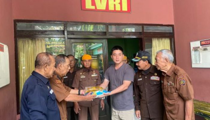 Peduli Sesama, Komunitas Pengusaha Muda Kunjungi Marcab LVRI Kota Probolinggo