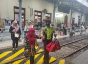 Sepekan Pasca Lebaran, Puluhan Ribu Penumpang Masih Penuhi Stasiun di Daop 9 Jember