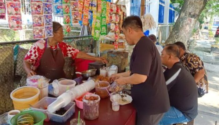 Viral Rawon Harga Rp 10 Ribu Dinikmati Kaum Milenial