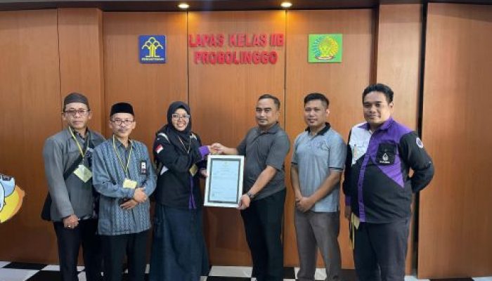 Penyerahan Sertifikat Halal Kemenag Kota Probolinggo ke Dapur Lapas Probolinggo