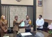 Pemkab Probolinggo Serahkan 131 Sertifikat Aset