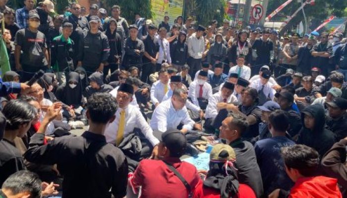 Mahasiswa Probolinggo Gelar Aksi Demonstrasi Besar-besaran Mengawal Putusan MK