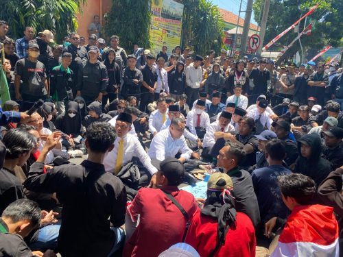 Mahasiswa Probolinggo Gelar Aksi Demonstrasi Besar-besaran Mengawal Putusan MK