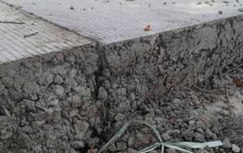 Jalan Banjar Kemantren–Prasung Disorot, Retak Saat Dikerjakan, Publik Desak Audit Proyek Rp33,6 Miliar