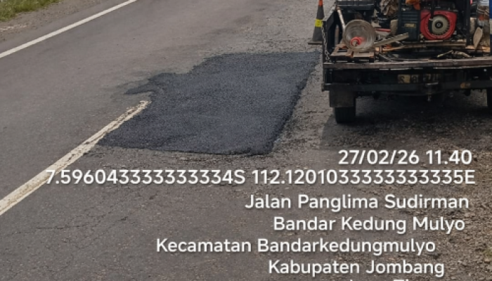 Proyek Tambal Sulam Jalan Ngawi–Kertosono Disorot, Diduga Tak Transparan dan Berkualitas Buruk