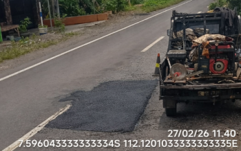 Proyek Tambal Sulam Jalan Ngawi–Kertosono Disorot, Diduga Tak Transparan dan Berkualitas Buruk