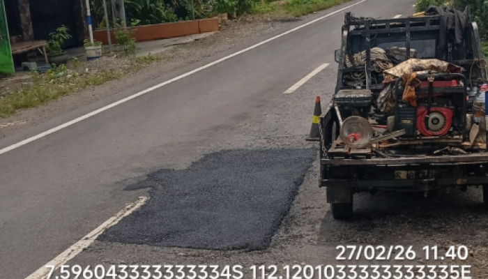 Proyek Tambal Sulam Jalan Ngawi–Kertosono Disorot, Diduga Tak Transparan dan Berkualitas Buruk