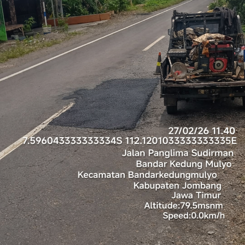 Proyek Tambal Sulam Jalan Ngawi–Kertosono Disorot, Diduga Tak Transparan dan Berkualitas Buruk