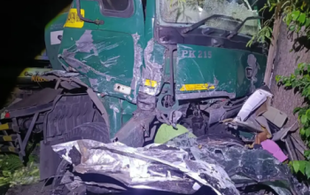 Kecelakaan Beruntun Probolinggo Tewaskan 4 Orang, Kendaraan Ringsek Terjepit